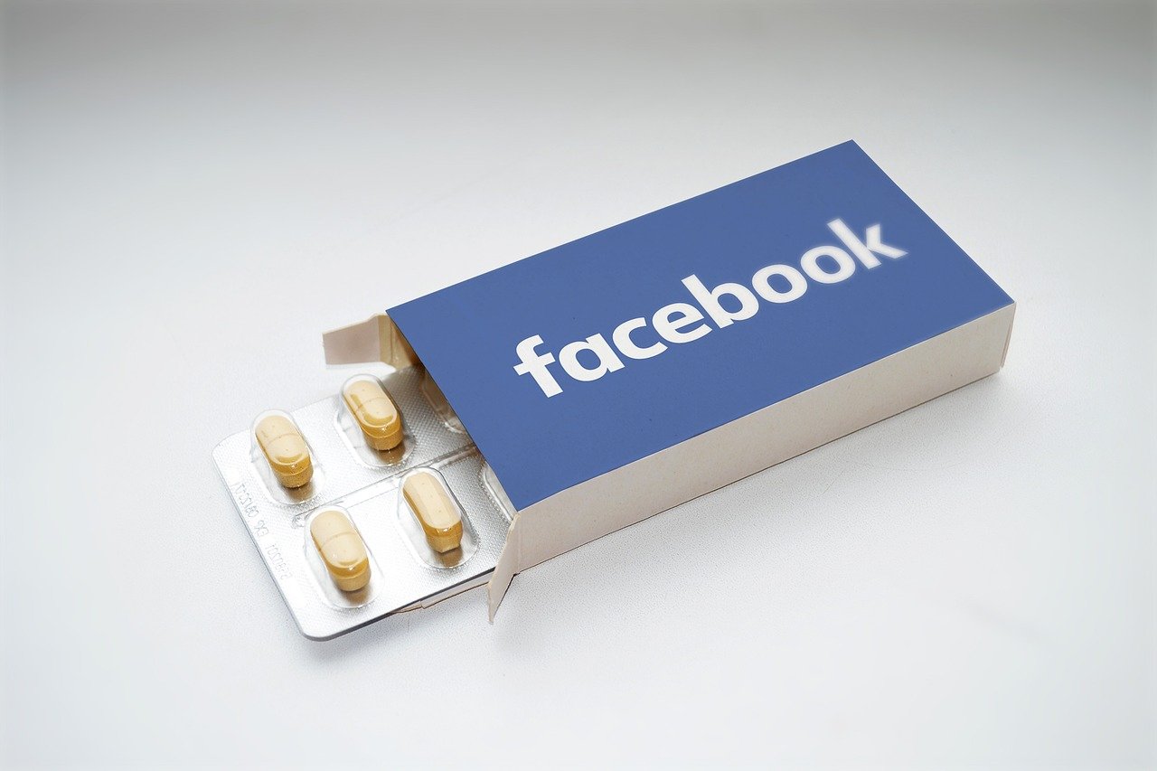 facebook, social media addiction, internet addiction, fb, technology, communication, addicted, information, internet, media, pills, digital media